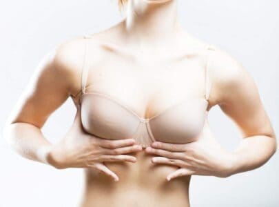 Niidor Adhesive Bra Review - siliconeofficial.com